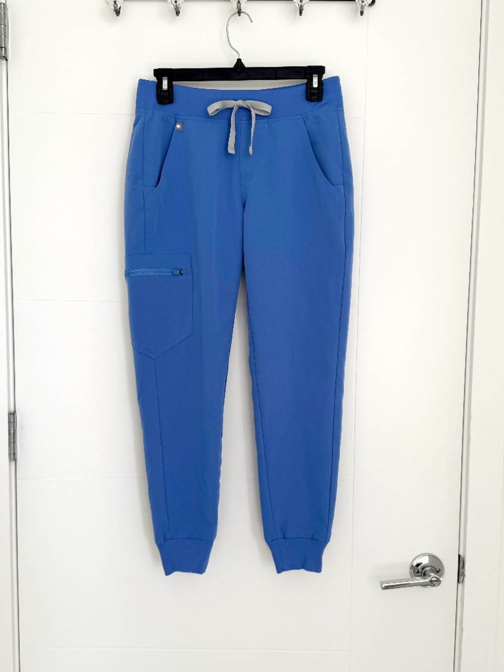 New FIGS Zamora Jogger Scrub Pants – XS Petite, Ceil Blue